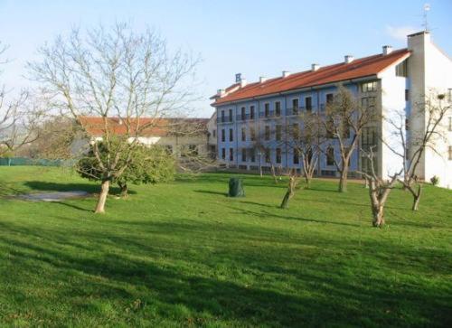 Hotel Cristina Norena Exterior photo