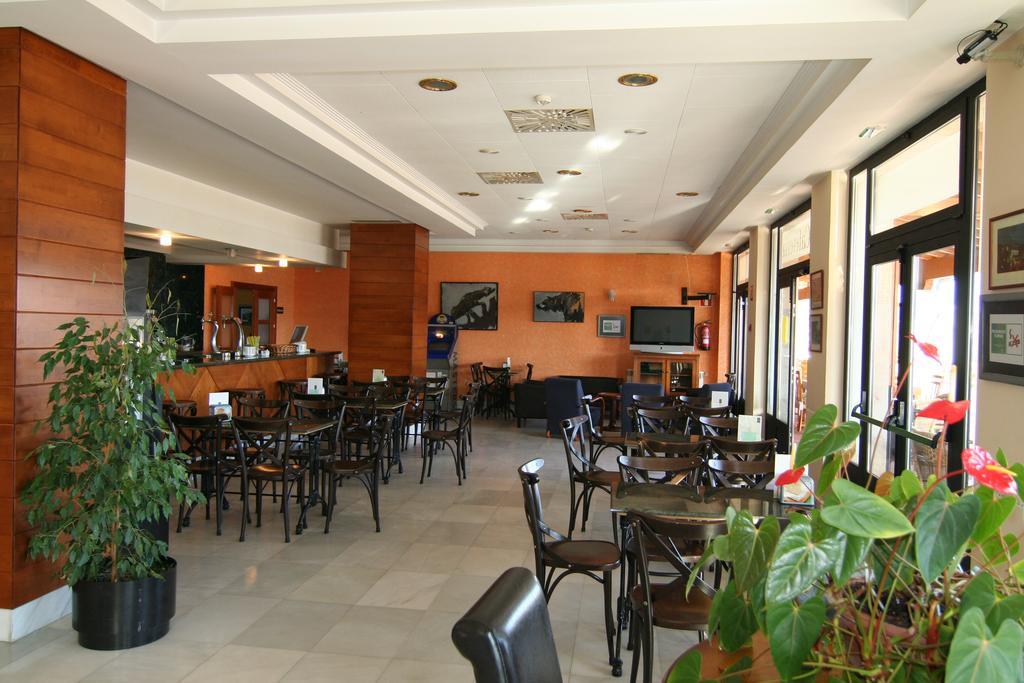 Hotel Cristina Norena Exterior photo