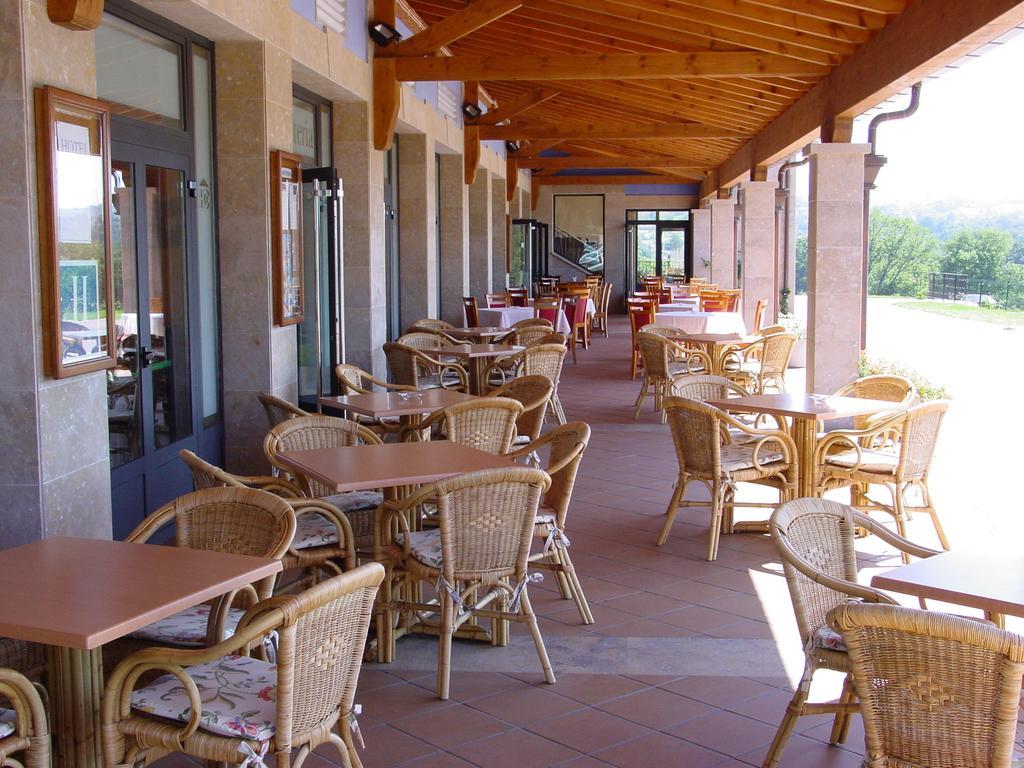 Hotel Cristina Norena Exterior photo